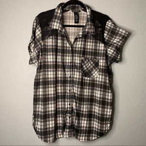 Women’s Checkered Shirt